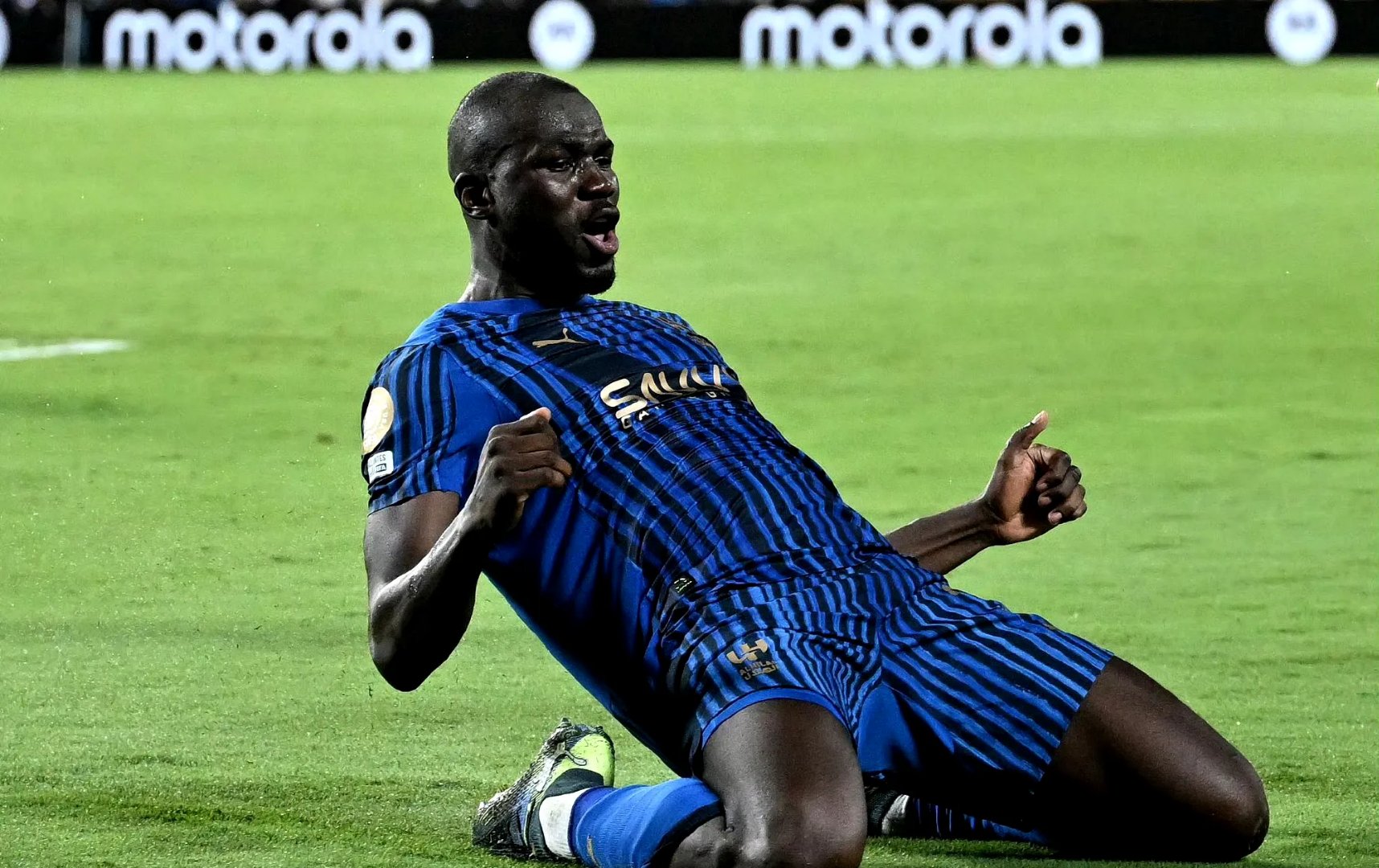 包含国际比赛日突围战来临；底特律活塞围绕西甲遗憾出局；压力陡增；细节决定成败的词条